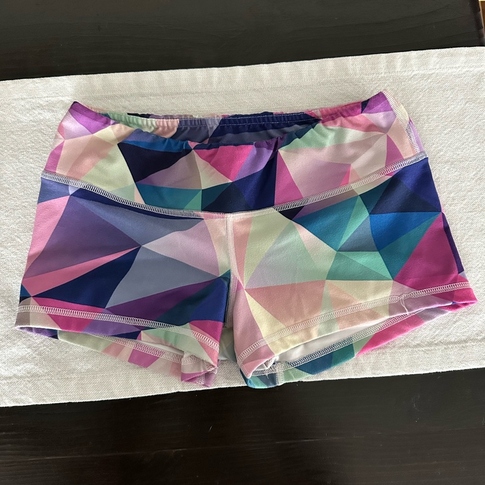 Fleo Women's Shorts with Geometric Pattern in Purple, Pink, and Blue